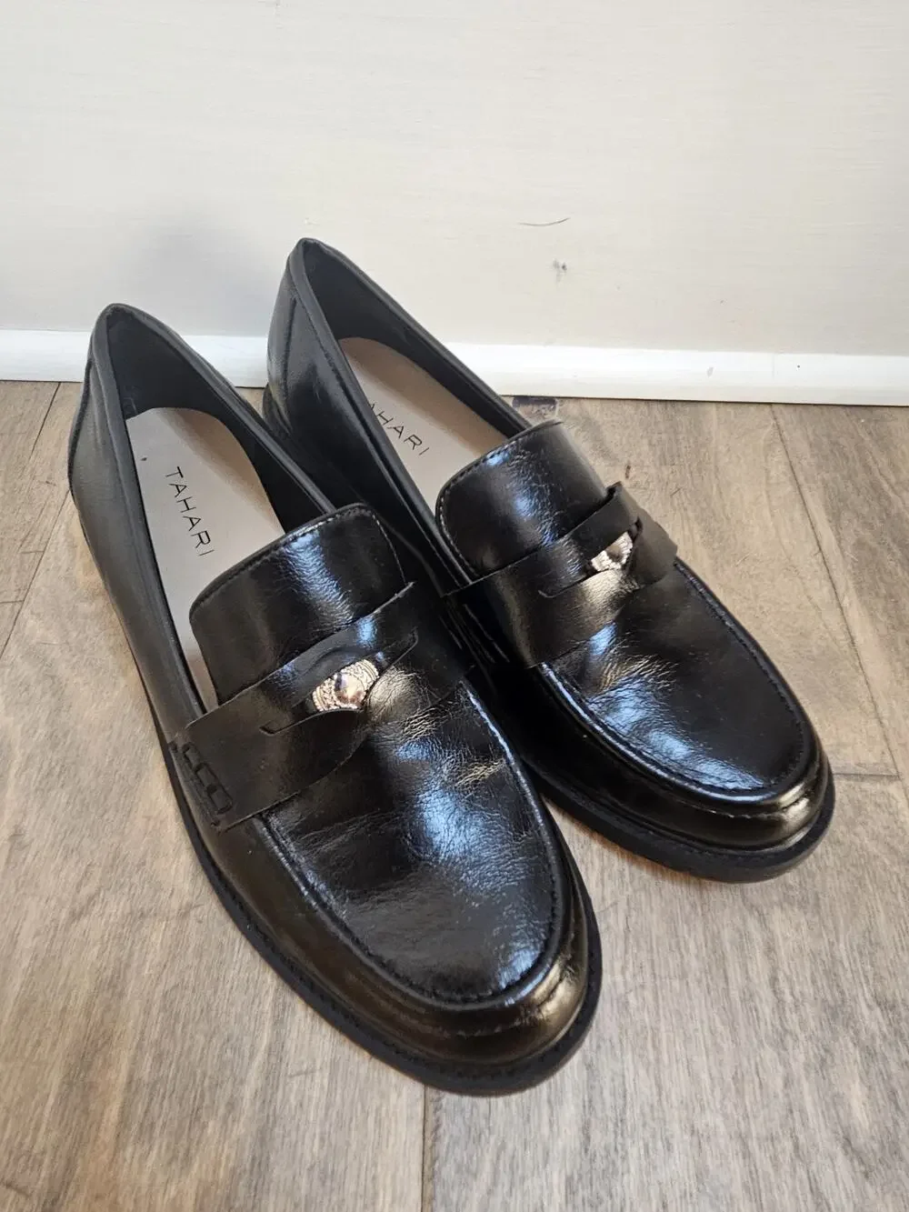 LN TAHARI Black Leather Penny Loafers SIZE 8.5 Womens